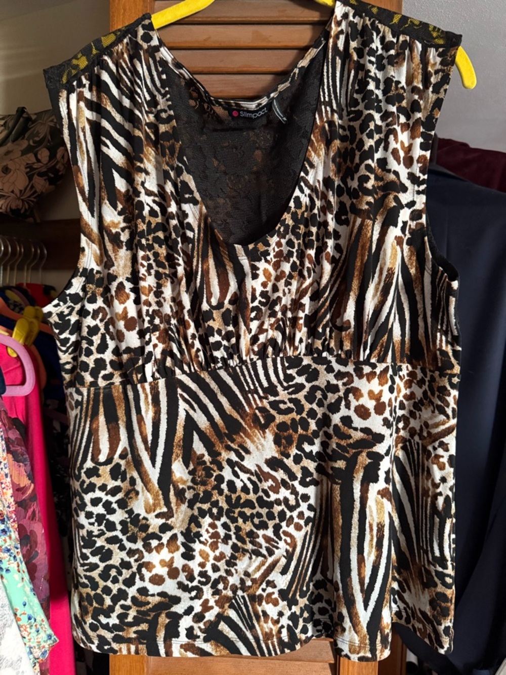 Women's Animal-Print Sleeveless V-Neck Tank Top in Brown/Black/White